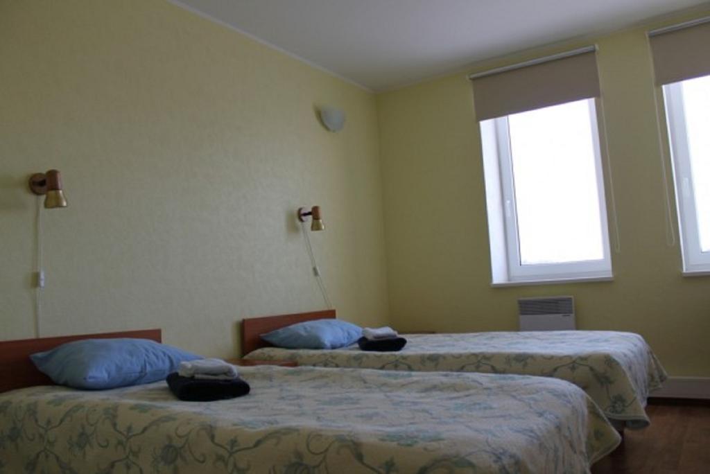 Kuressaare Airport Guest House Exteriör bild